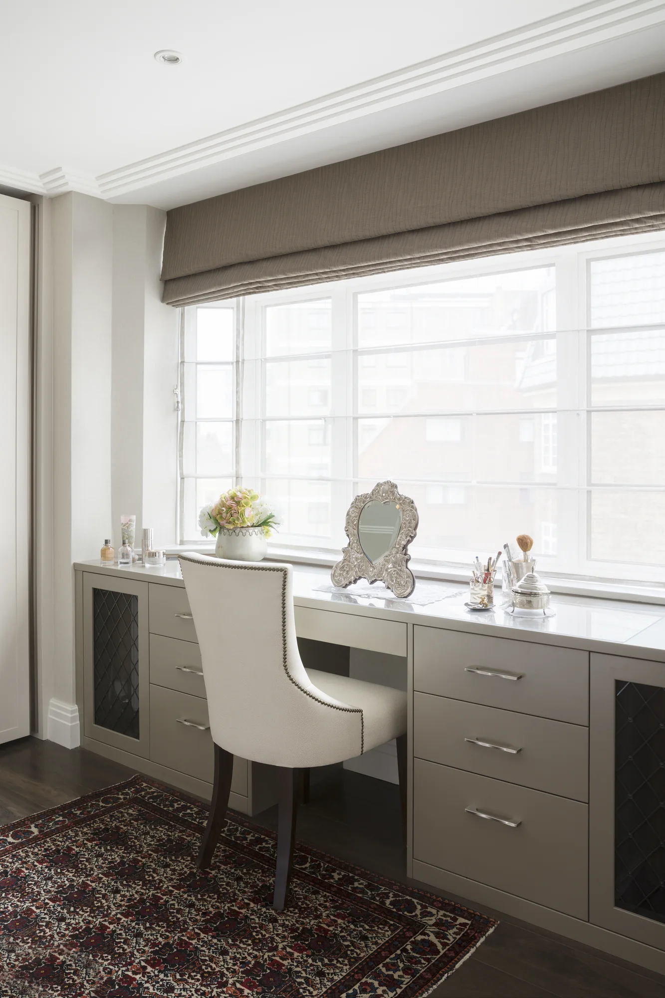 Front view of dressing table